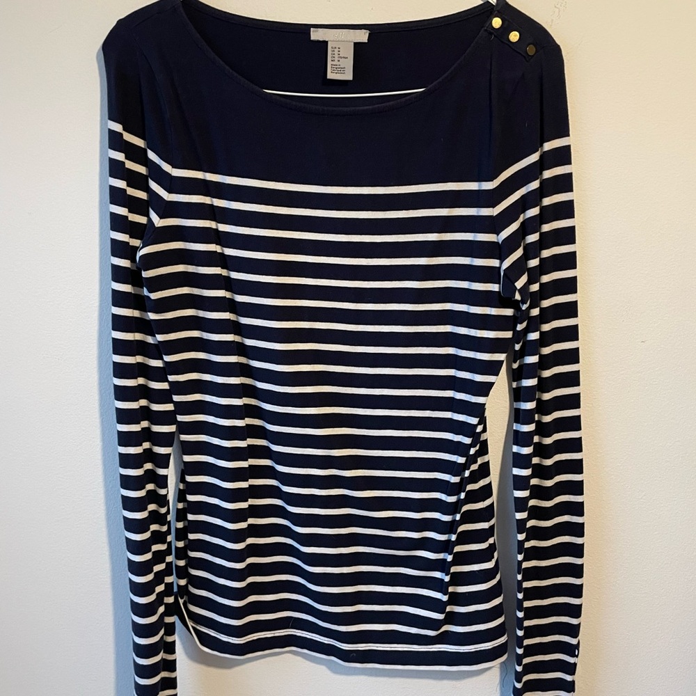 H&M stretchy long sleeve shirt